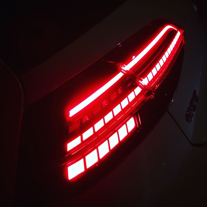 Dynamic Taillight Assembly for Volkswagen Golf Mk7 to Mk7.5 Upgrade (2013–2020) with Sequential Turn Signals, Brake, and Reverse Lights